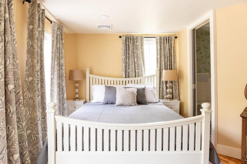 Heritage Trail Farmhouse New Hampton Экстерьер фото