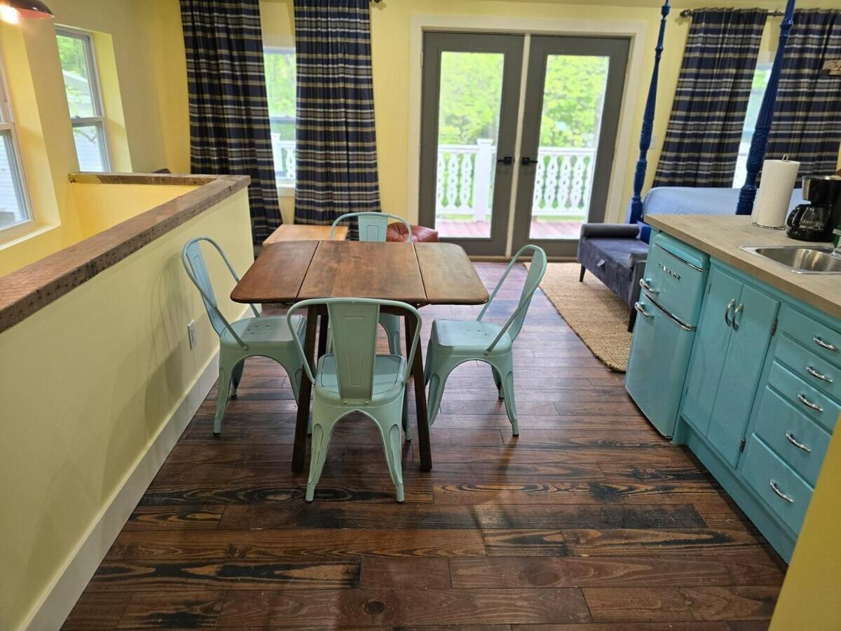 Heritage Trail Farmhouse New Hampton Экстерьер фото